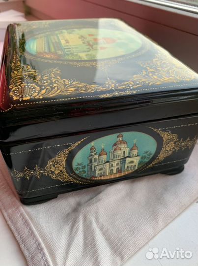 Коллекционная шкатулка 90 х годов мстера