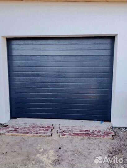 Гаражные секционные ворота с установкой
