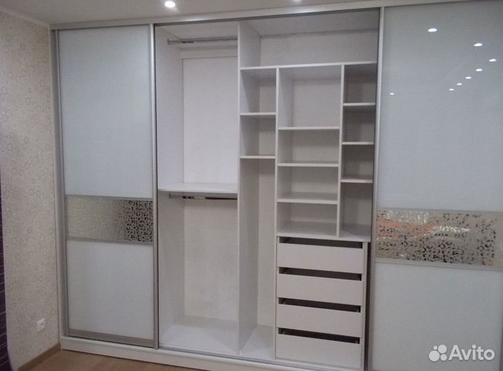 Шкаф распашной