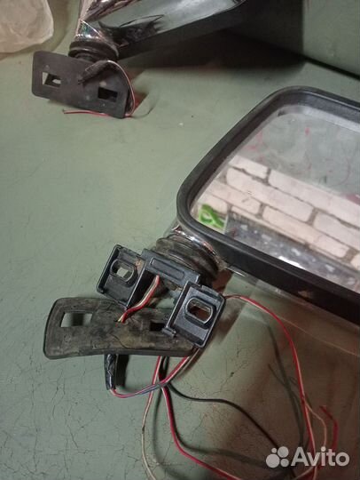 Зеркало заднего вида