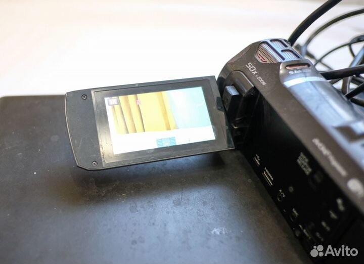 Продам видеокамеру Panasonic HC-V750