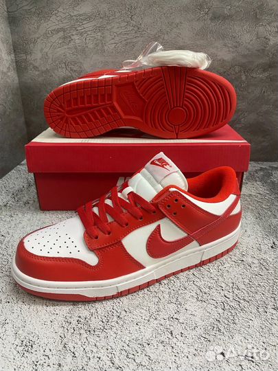 Кроссовки Nike sb dunk low red