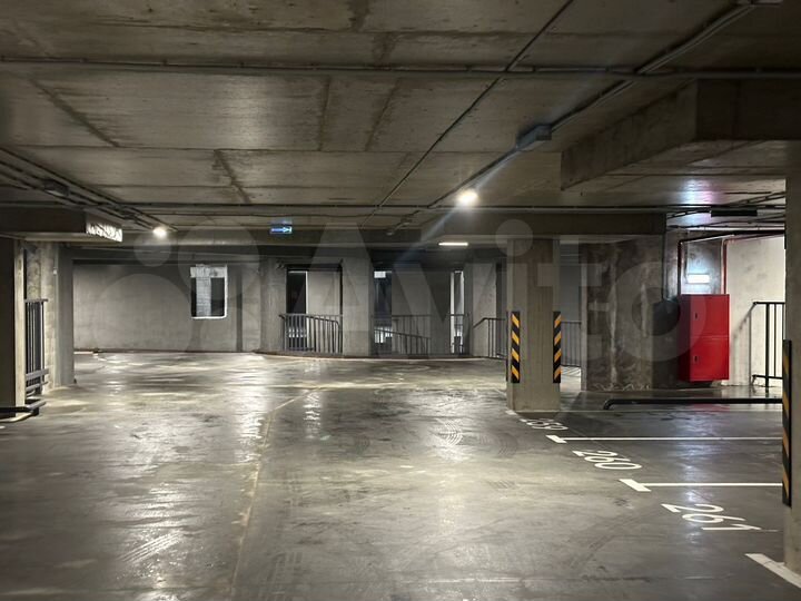 Машиноместо, 14 м²