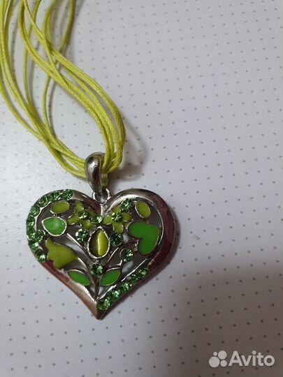 Украшение на шею 