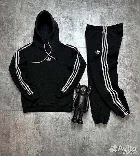 Мужской спортивный костюм adidas