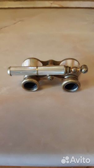 Театральный бинокль на ручке