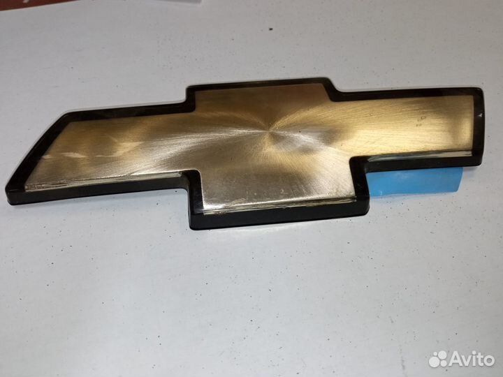 Заводской знак Шевроле