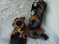 Женские сандалии с леопардовым принтом