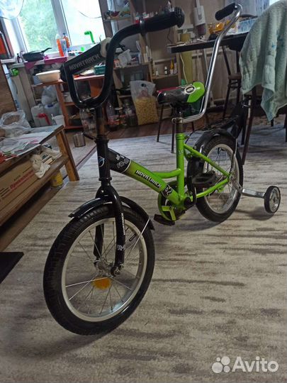 Детский велосипед с родительской ручкой