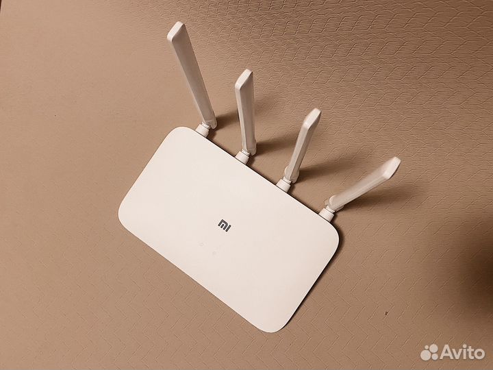 Роутер Xiaomi Mi Wi-Fi 4A Giga Version