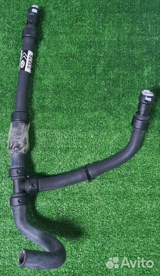 Патрубок системы охлаждения lincoln navigator2006