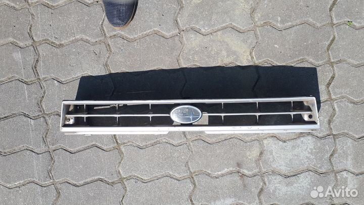Решётка радиатора Субару Легаси 92г