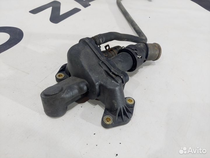 Патрубок радиатора (тройник) jaguar