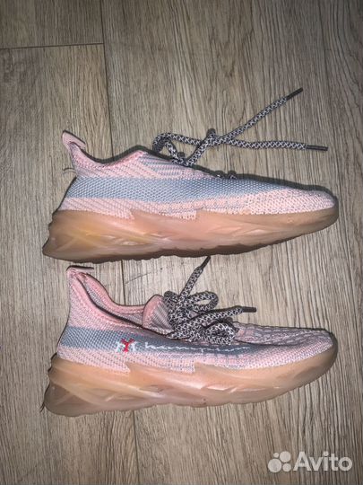 Кроссовки детские 29 размер