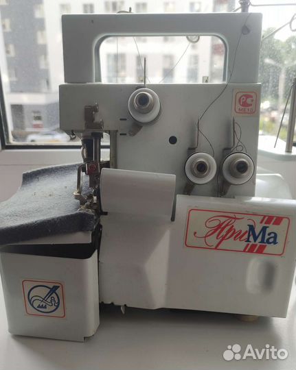 Оверлок бытовой 