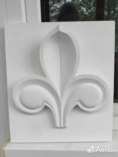 Трилистник из гипса