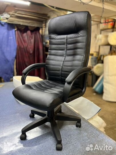 Кресло компьютерное в натуральной коже
