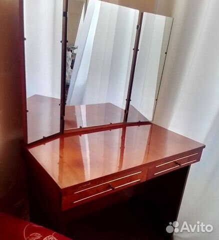 Туалетный ретро столик с зеркалом