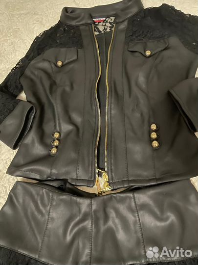 На доставке. Для Елены