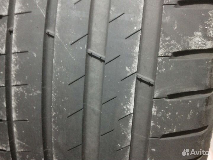 Michelin Pilot Sport 4 235/45 R18