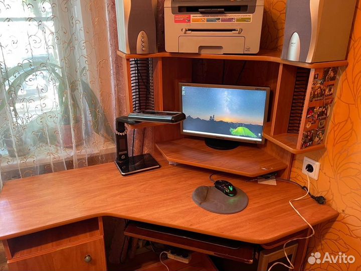 Компьютерный стол