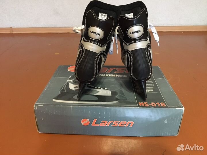 Хоккейные коньки Larsen