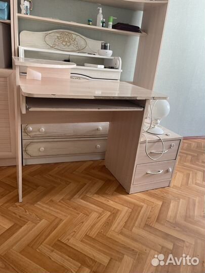 Компьютерный стол