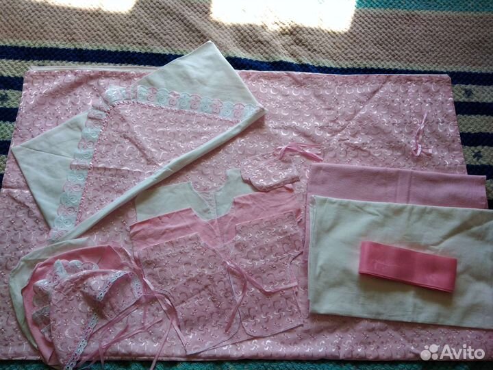 Комплект на выписку для девочки