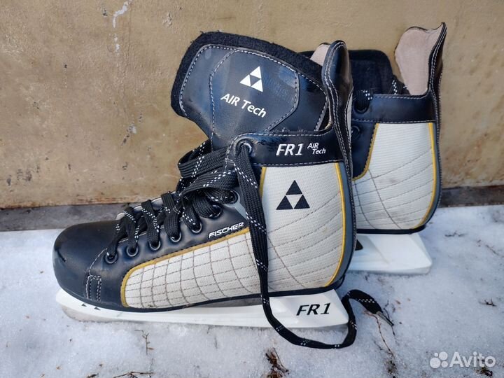 Коньки хоккейные