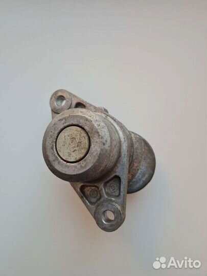 Натяжитель и ролик ремня генератора logan