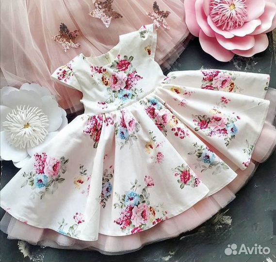 На заказ пошив женских и детских нарядов