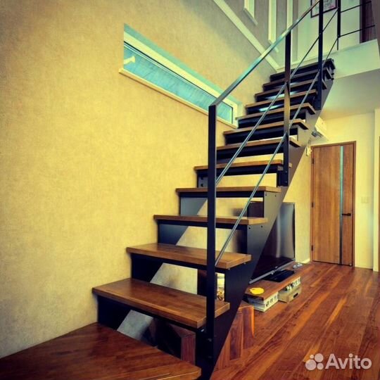 Лестница для коттеджа на заказ
