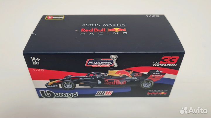 Модель болида Burago Aston Martin RedBull Racing R