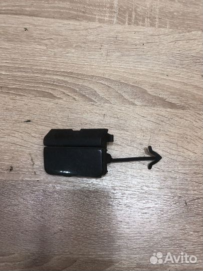 Заглушка буксировочная передняя правая VW Туарег 2