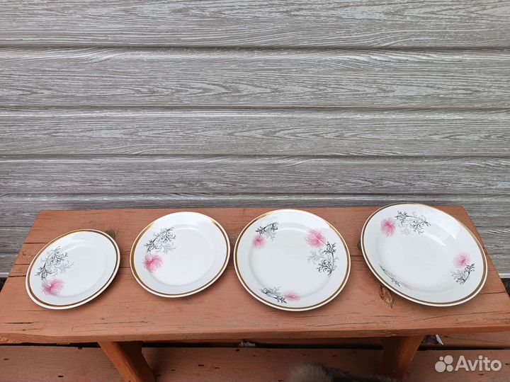 Набор столовой посуды тарелки