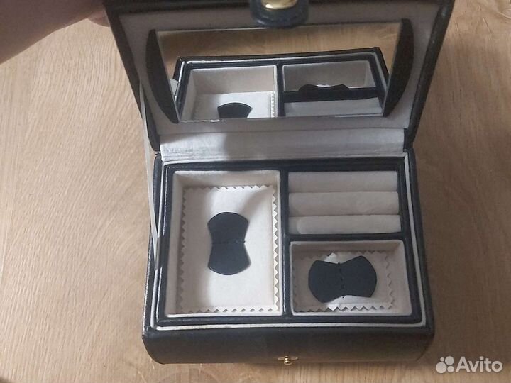 Шкатулка для украшений