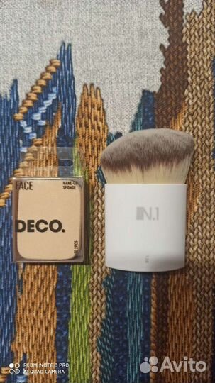 Кисть для румян и спонжи