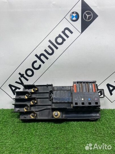 Блок предохранителей передний Mercedes-Benz