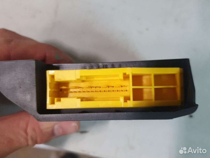 Блок управления подушками Renault logan