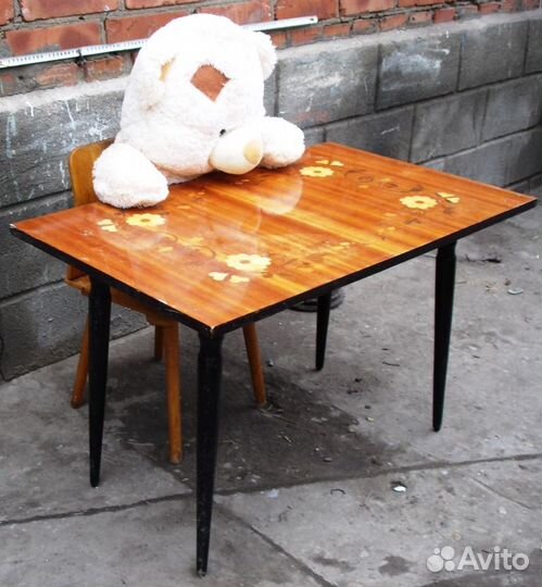 Детский столик и стульчик