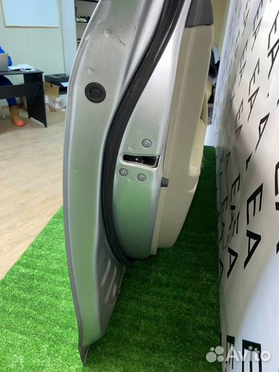 Передняя левая дверь Toyota Camry 40