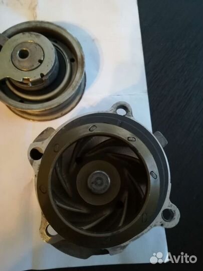 Помпа на skoda octavia 1 6, натяжной ролик