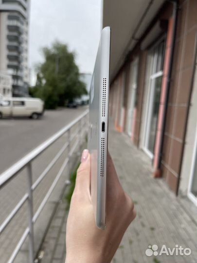 iPad Air (1-Gt) Space Gray,32gb,Wi-fi+Cellular