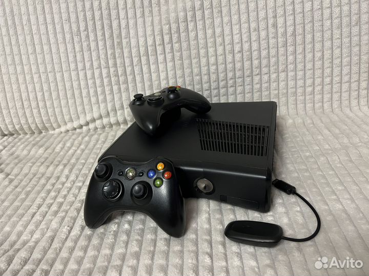 Xbox 360 250Gb FreeBooot 30 Игр 2 Джойстика