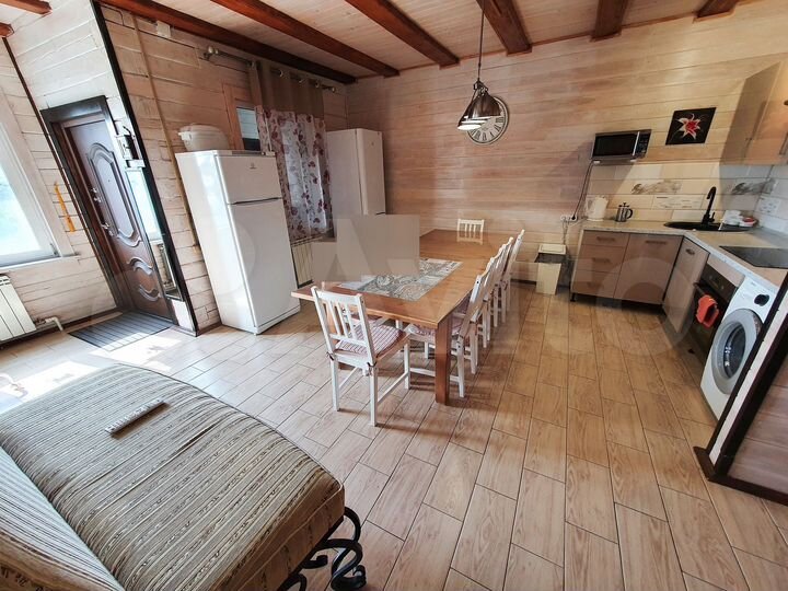 Коттедж 170 м² на участке 8 сот.