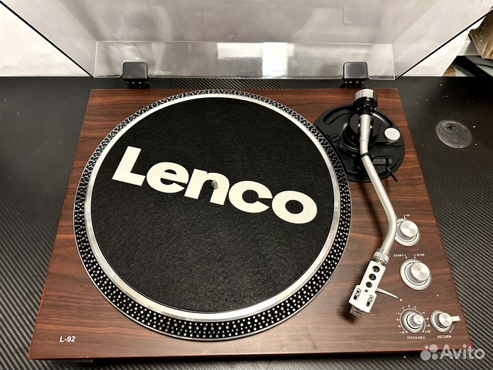 Виниловый проигрыватель Lenco L-92 walnut