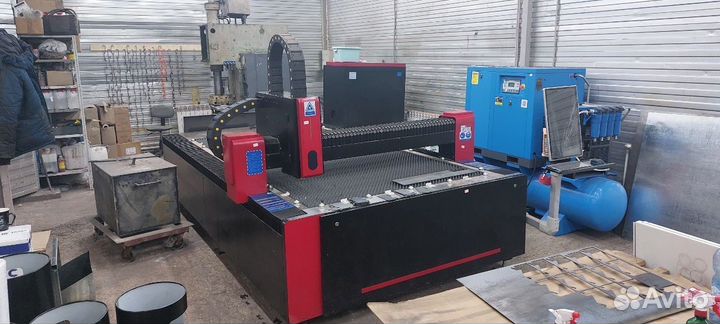 Оптоволоконный лазерный станок по металлу 1,5 кВт*