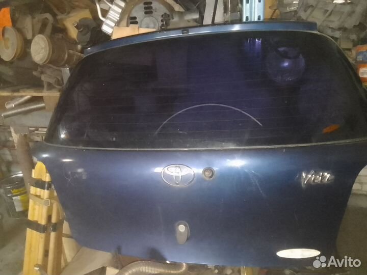 Дверь багажника vitz