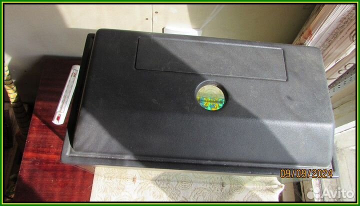 Аквариум с крышкой и подсветкой