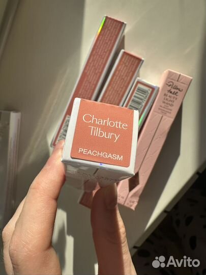 Жидкие румяна хайлайтер Charlotte tilbury